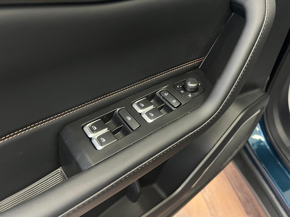 Geely Okavango Luxury, синий