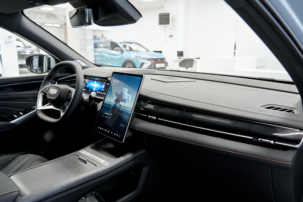 Geely Preface Flagship, серебряный