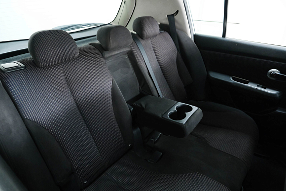 Nissan Tiida, 2010 года, пробег 219000 км