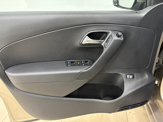 Volkswagen Polo Comfortline, 2018 года, пробег 141090 км