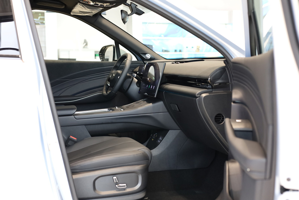 Omoda C7 Lifestyle, серебряный