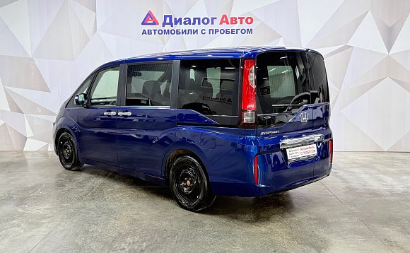 Honda Stepwgn, 2016 года, пробег 163270 км