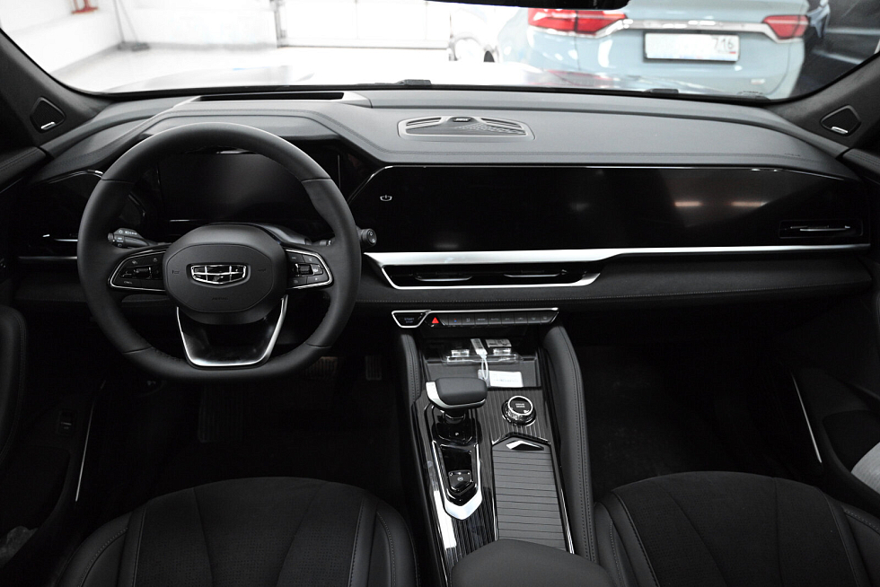 Geely Monjaro Флагман, серый