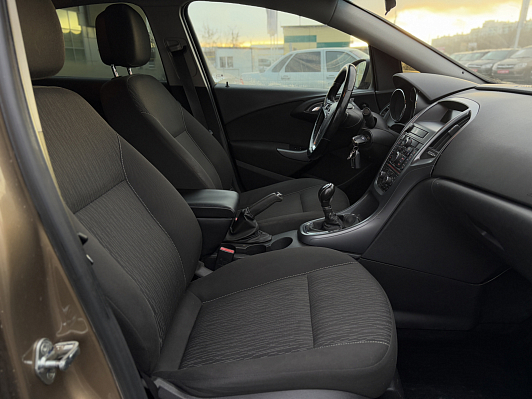 Opel Astra Cosmo, 2012 года, пробег 235491 км