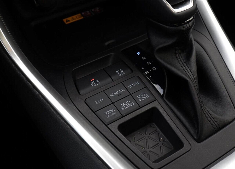 Toyota RAV4 Adventure, белый