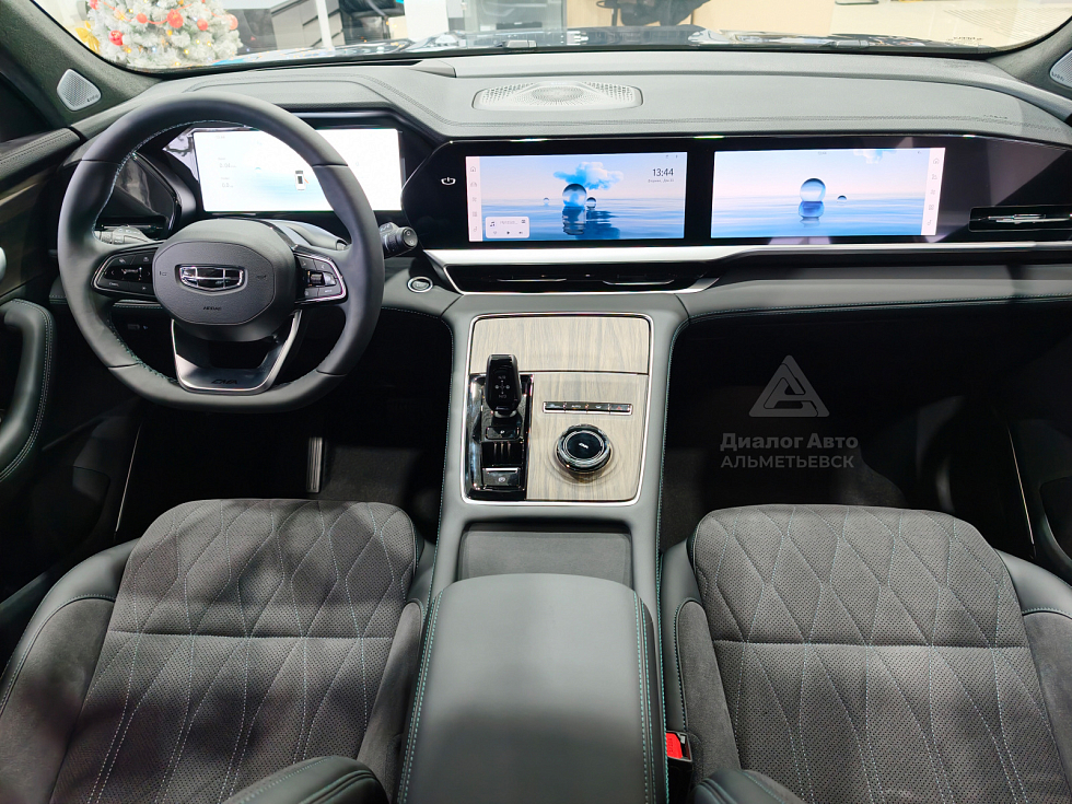 Geely Monjaro Флагман, серый