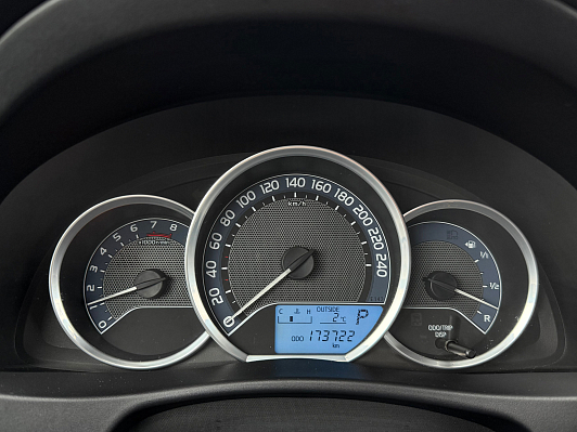 Toyota Auris, 2013 года, пробег 173600 км