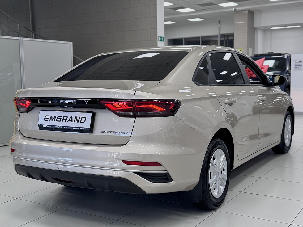 Geely Emgrand Luxury, бежевый