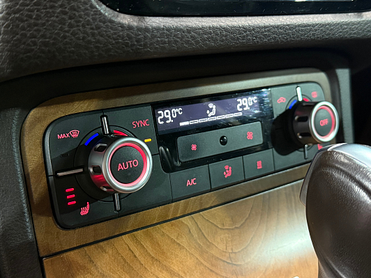 Volkswagen Touareg, 2014 года, пробег 218000 км