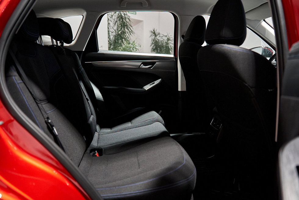 Haval Jolion Техно +, красный