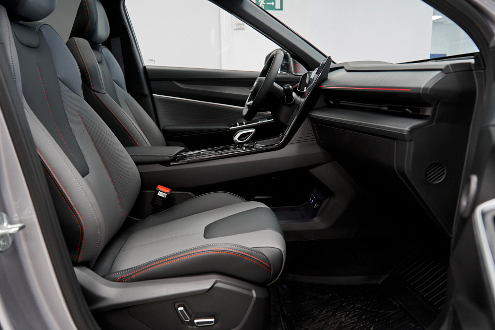 Geely Cityray Люкс, серебряный