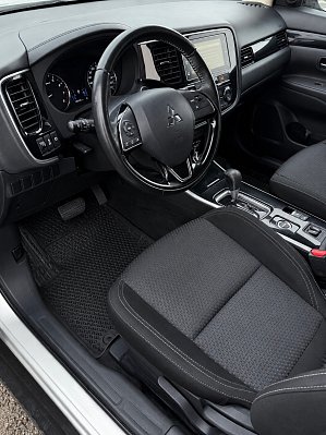 Mitsubishi Outlander Intense+, 2019 года, пробег 148030 км