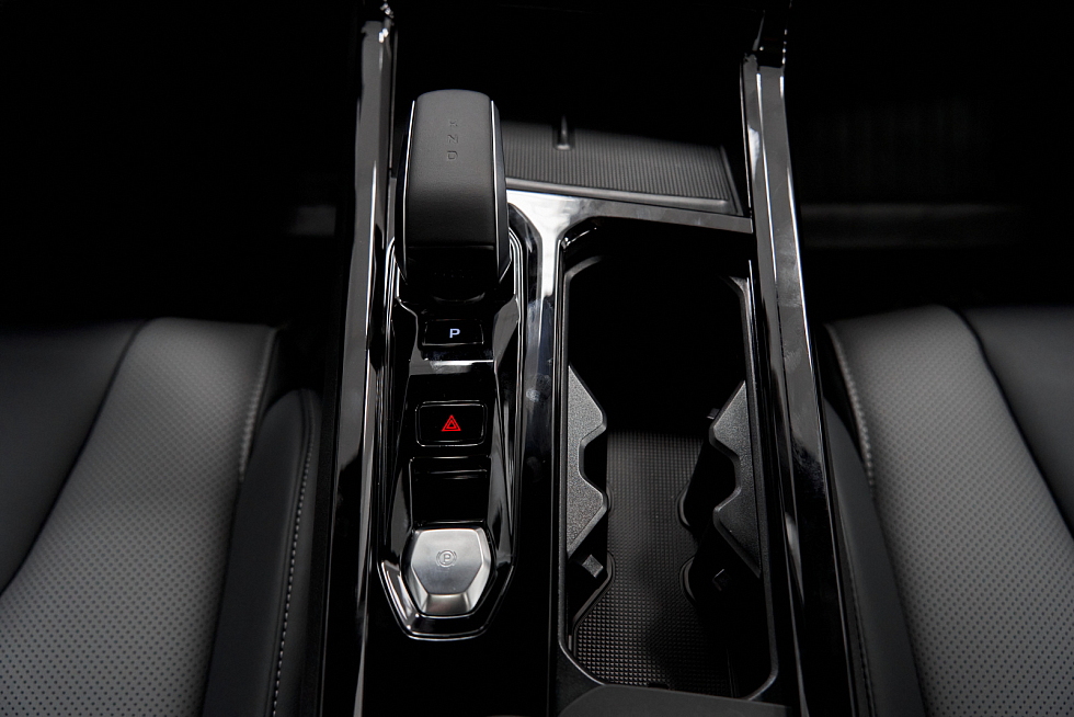 Geely Cityray Флагман, серый