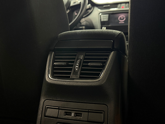 Skoda Octavia, 2017 года, пробег 157368 км