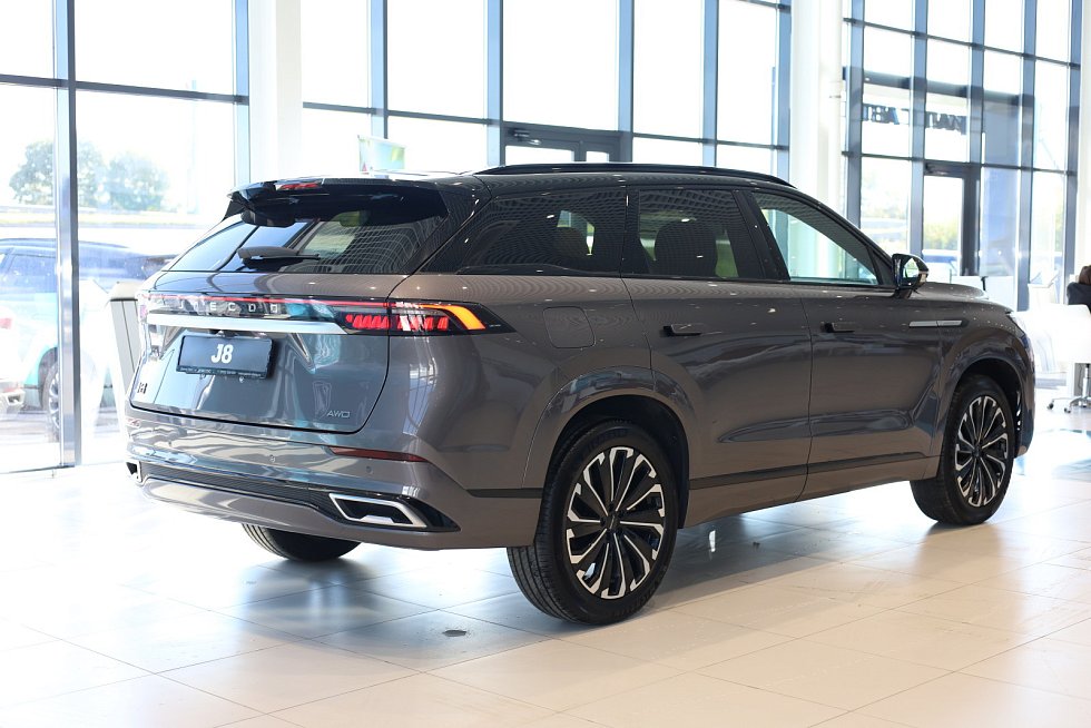 Jaecoo J8 Комфорт, серебряный