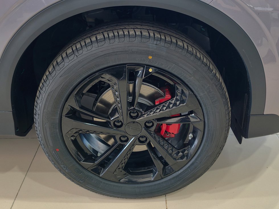 Geely Coolray Эксклюзив, серый