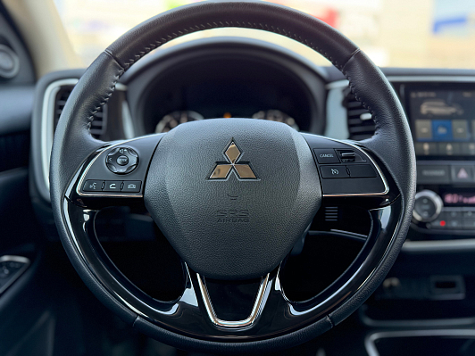 Mitsubishi Outlander Invite, 2022 года, пробег 30207 км