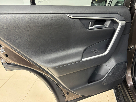 Toyota RAV4 Комфорт, 2020 года, пробег 105140 км