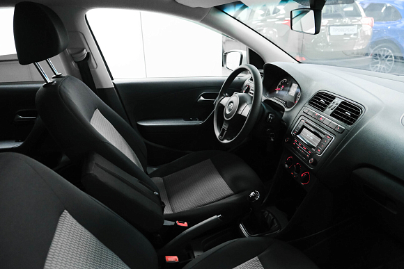 Volkswagen Polo Comfortline, 2015 года, пробег 199000 км