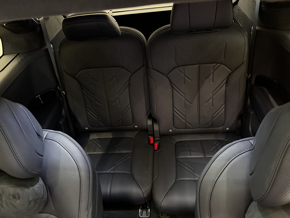 Zeekr 9X Ultra (5 seats), черный