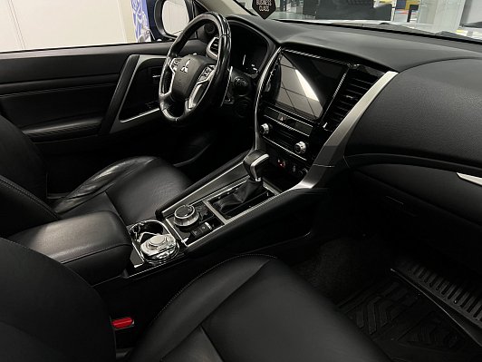 Mitsubishi Pajero Sport Ultimate, 2020 года, пробег 119012 км