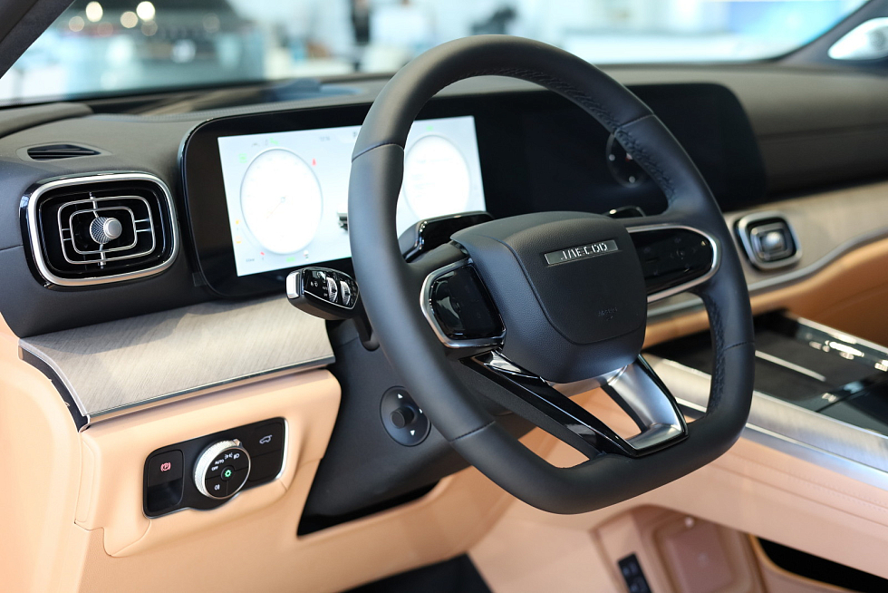 Jaecoo J8 Престиж, серебряный