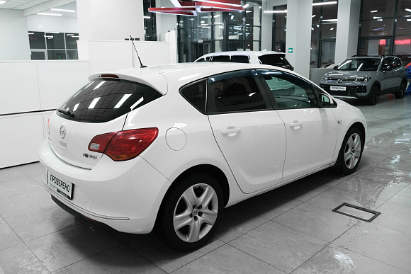 Opel Astra, 2012 года, пробег 146714 км