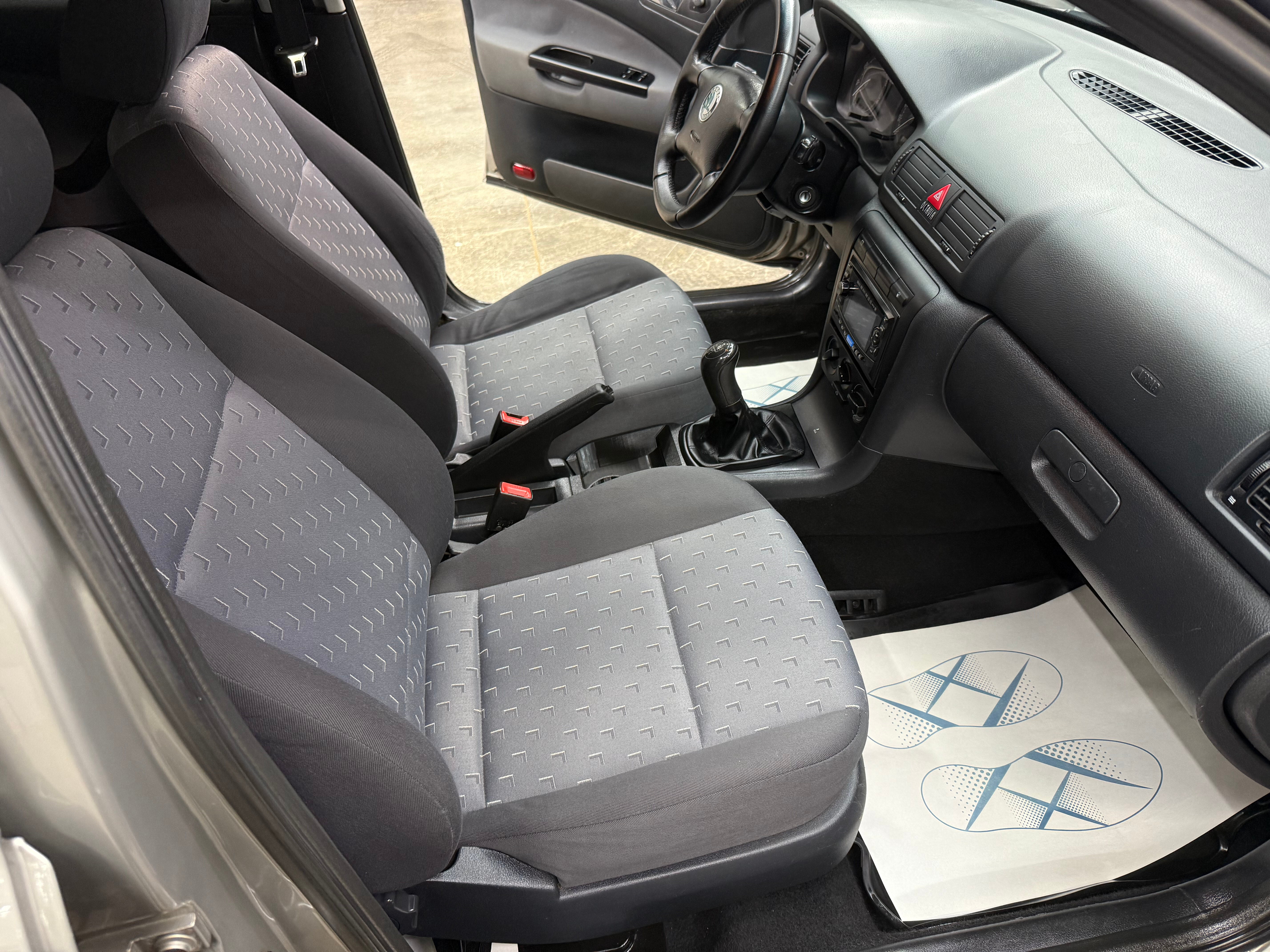 Skoda Octavia, 2007 года, пробег 233661 км