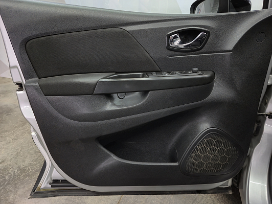 Renault Kaptur Drive, 2017 года, пробег 74741 км