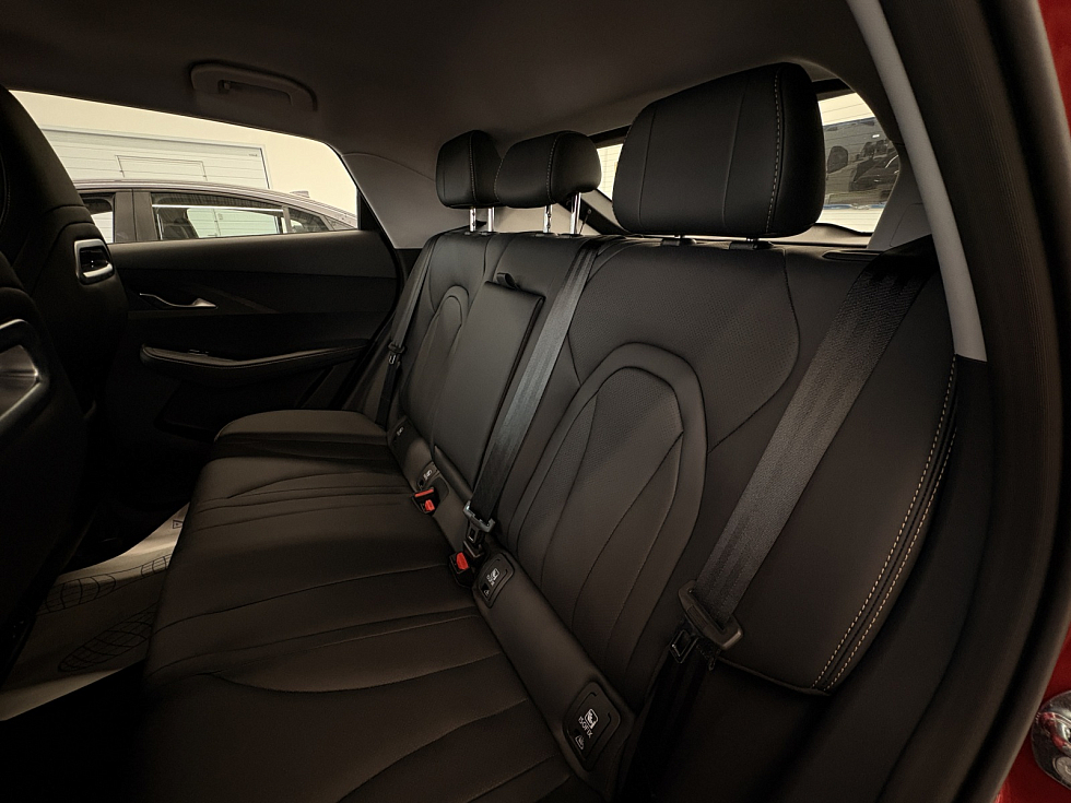 Omoda C5 Стиль, красный