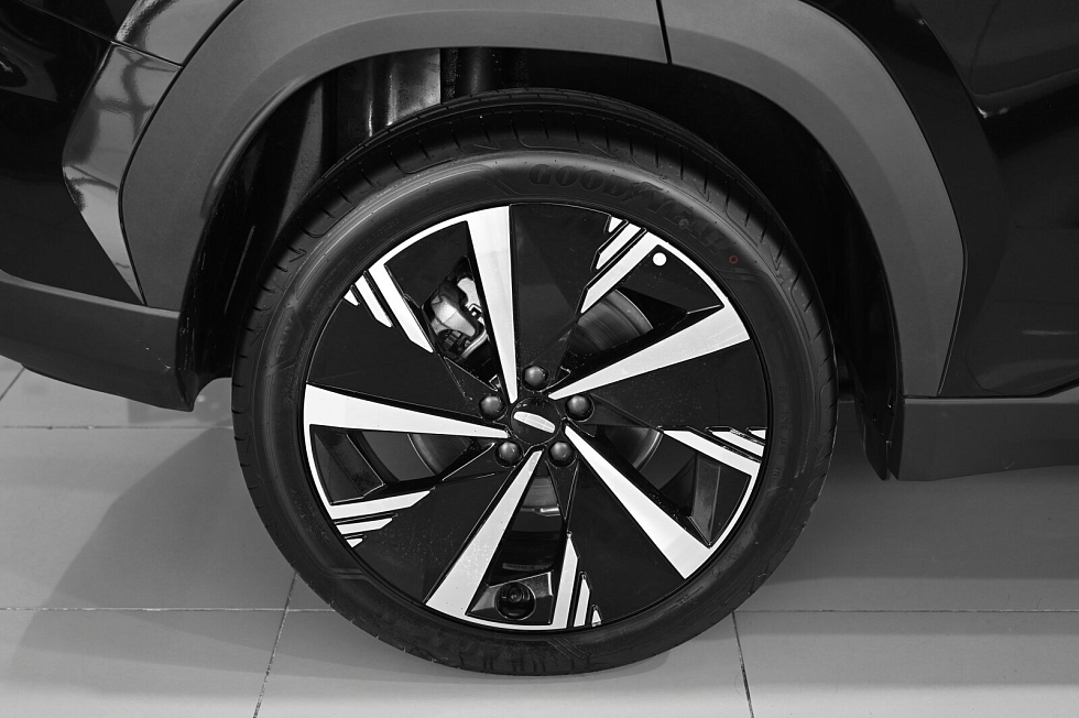 Geely Atlas Спорт, черный