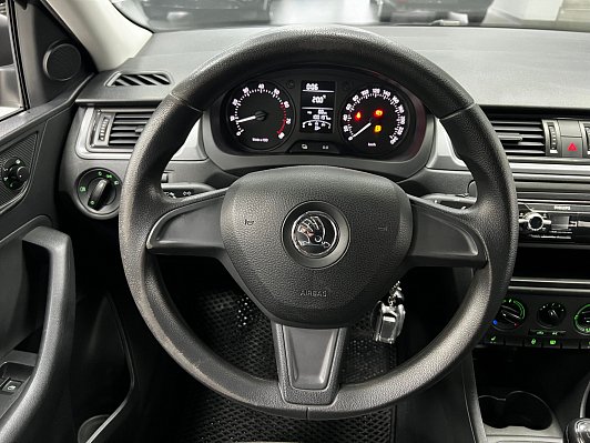 Skoda Rapid, 2015 года, пробег 100500 км