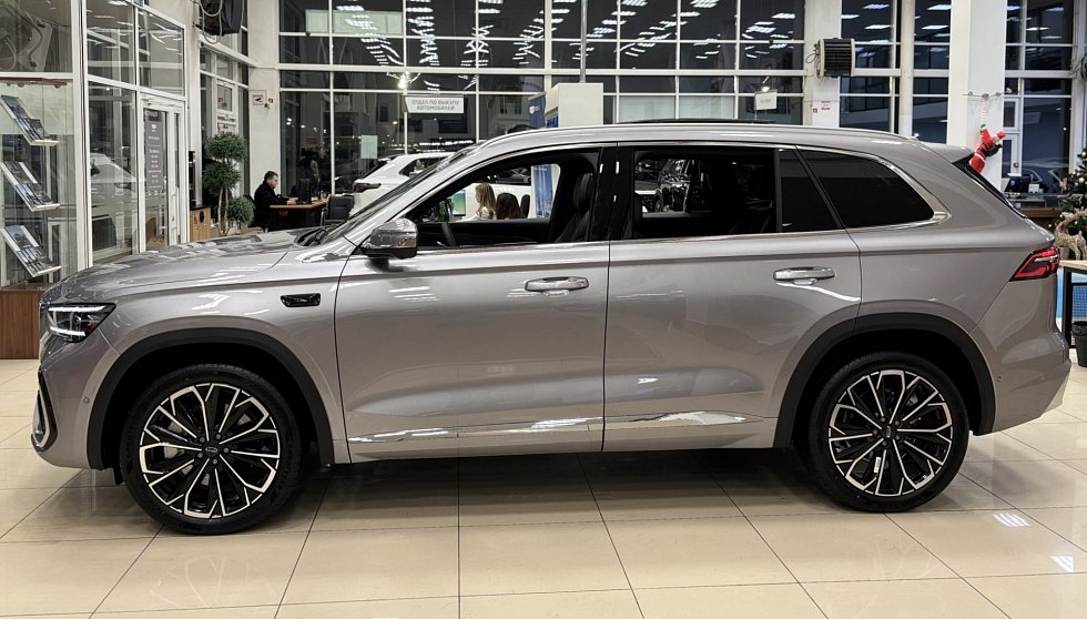 Geely Monjaro Flagship, серебряный