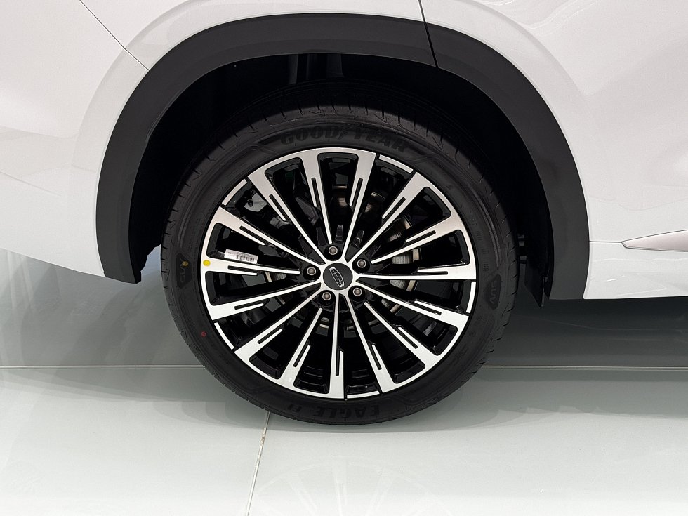 Geely Monjaro Flagship, белый