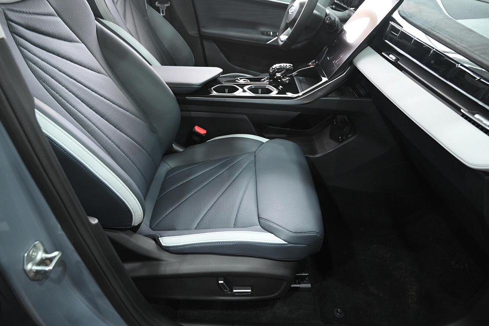 Geely Atlas Флагман, голубой