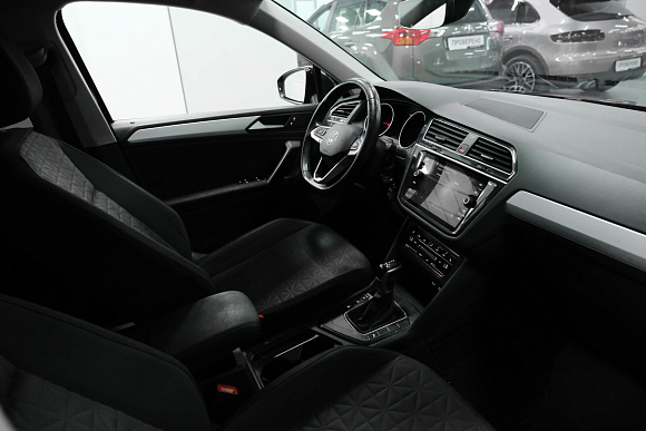 Volkswagen Tiguan Respect, 2020 года, пробег 146743 км