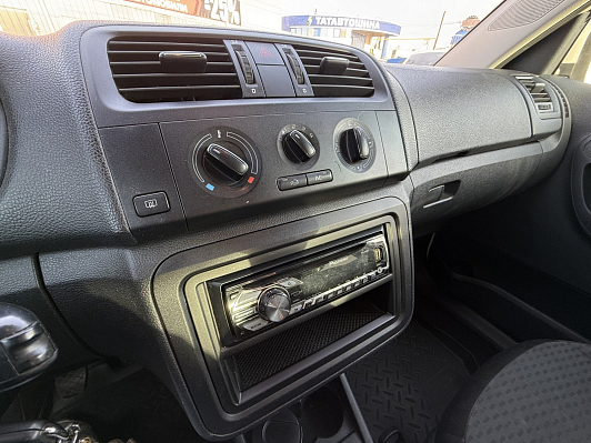 Skoda Fabia Fresh, 2011 года, пробег 141000 км