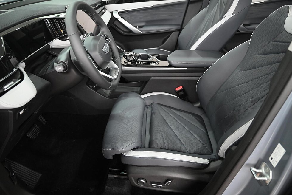 Geely Atlas Спорт, голубой