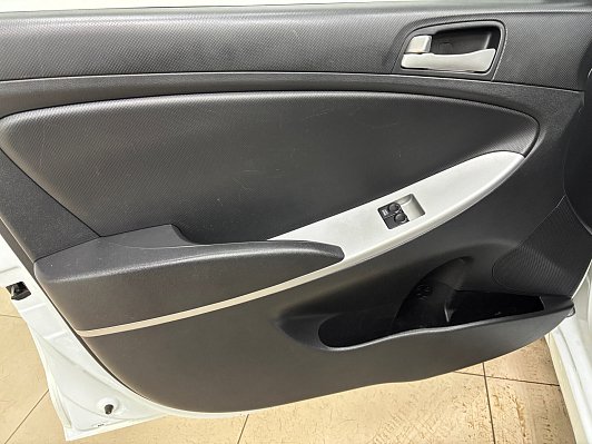 Hyundai Solaris Active, 2012 года, пробег 245089 км