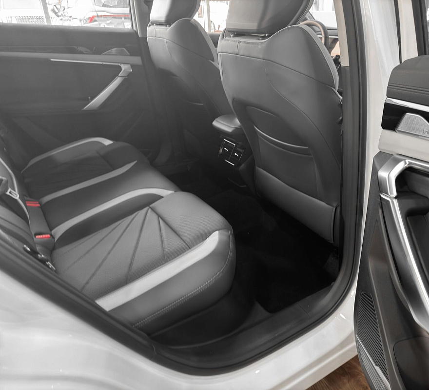 Geely Atlas Flagship Sport, белый