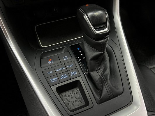 Toyota RAV4 Комфорт, 2020 года, пробег 29227 км