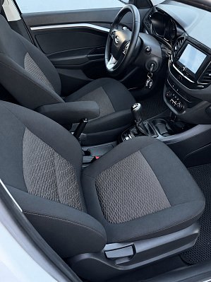 Lada (ВАЗ) Vesta Comfort Multimedia, 2017 года, пробег 144800 км