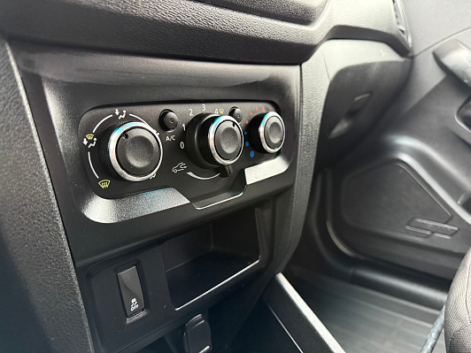 Lada (ВАЗ) XRAY Optima Air conditioner (2018), 2017 года, пробег 128280 км