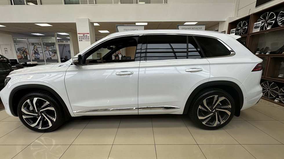Geely Monjaro Флагман, белый
