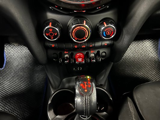 Mini Hatch Cooper, 2018 года, пробег 176005 км